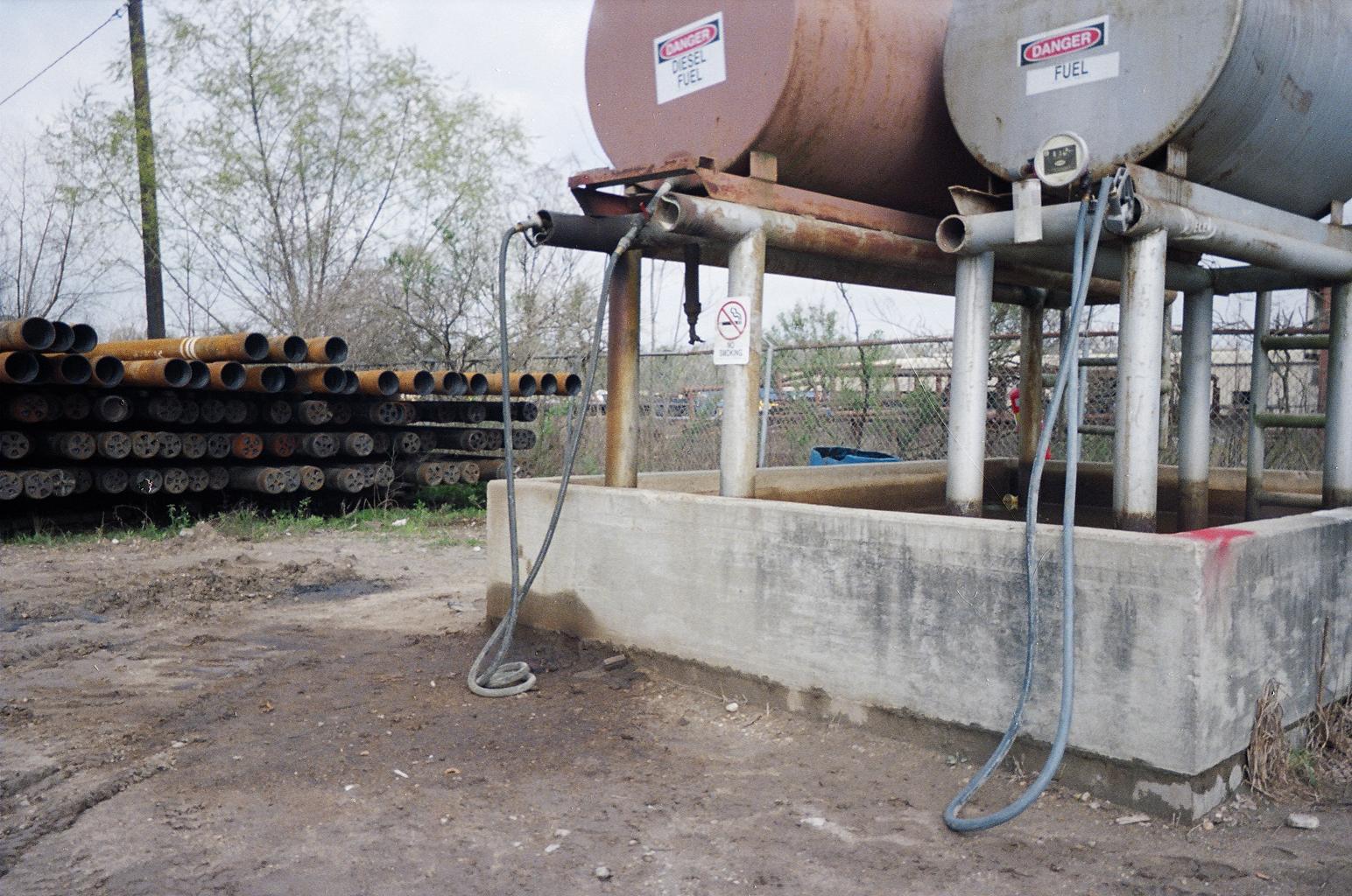 Tank Cleaning PST LPST UST Fuel tanks1.gif